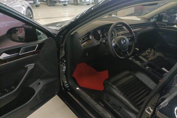 Used Volkswagen Magotan 2018 Facelift 330TSI DSG Luxury Model Driver Seat