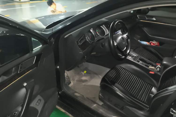 Used Volkswagen Magotan 2018 330TSI DSG Luxury Model Driver Seat