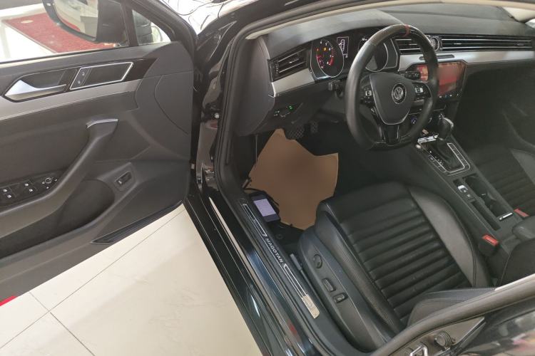 Used Volkswagen Magotan 2018 330TSI DSG Advanced Model Driver Seat