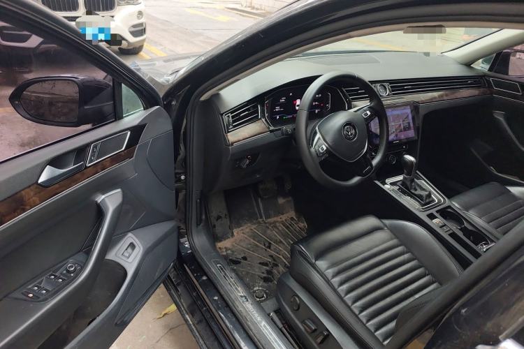 Used Volkswagen Magotan 2018 Facelift 380TSI DSG Luxury Version Driver Seat