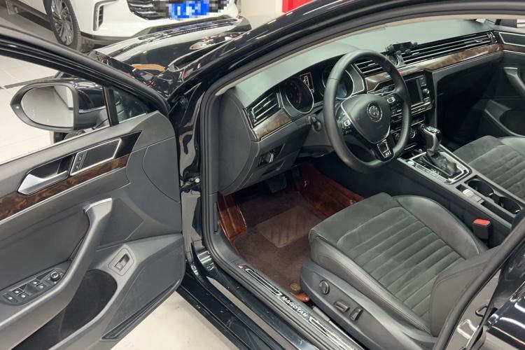 Used Volkswagen Magotan 2018 330TSI DSG Luxury Model Driver Seat