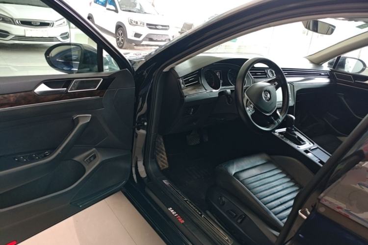 Used Volkswagen Magotan 2018 Facelift 330TSI DSG Luxury Model Driver Seat