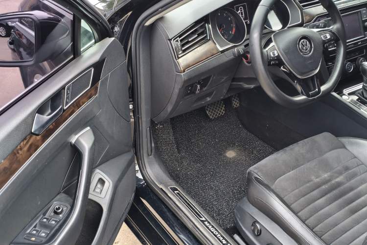 Used Volkswagen Magotan 2018 330TSI DSG Luxury Model Driver Seat