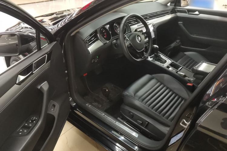 Used Volkswagen Magotan 2018 330TSI DSG Advanced Model Driver Seat