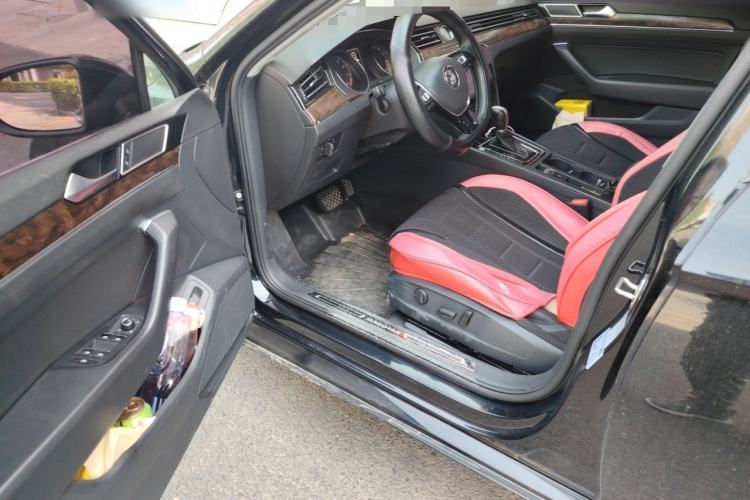 Used Volkswagen Magotan 2018 330TSI DSG Luxury Model Driver Seat
