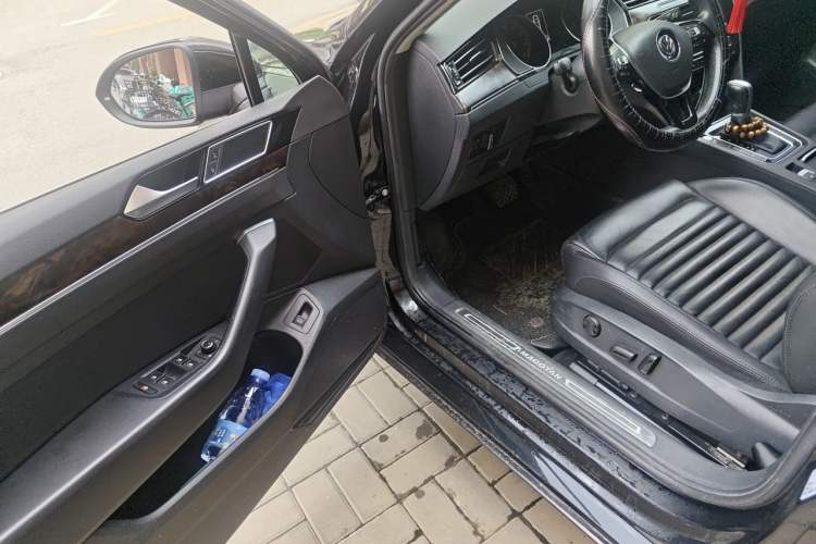 Used Volkswagen Magotan 2018 330TSI DSG Luxury Model Driver Seat