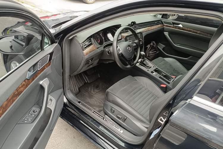 Used Volkswagen Magotan 2018 330TSI DSG Luxury Model Driver Seat