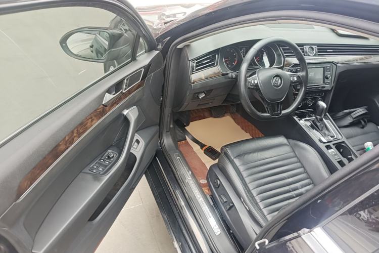 Used Volkswagen Magotan 2018 Facelift 330TSI DSG Luxury Model Driver Seat