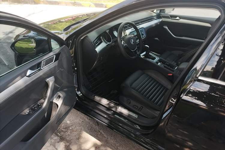 Used Volkswagen Magotan 2018 330TSI DSG Advanced Model Driver Seat