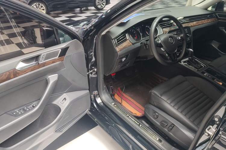 Used Volkswagen Magotan 2018 Facelift 330TSI DSG Luxury Model Driver Seat