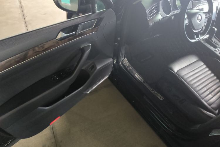 Used Volkswagen Magotan 2018 Facelift 330TSI DSG Luxury Model Driver Seat