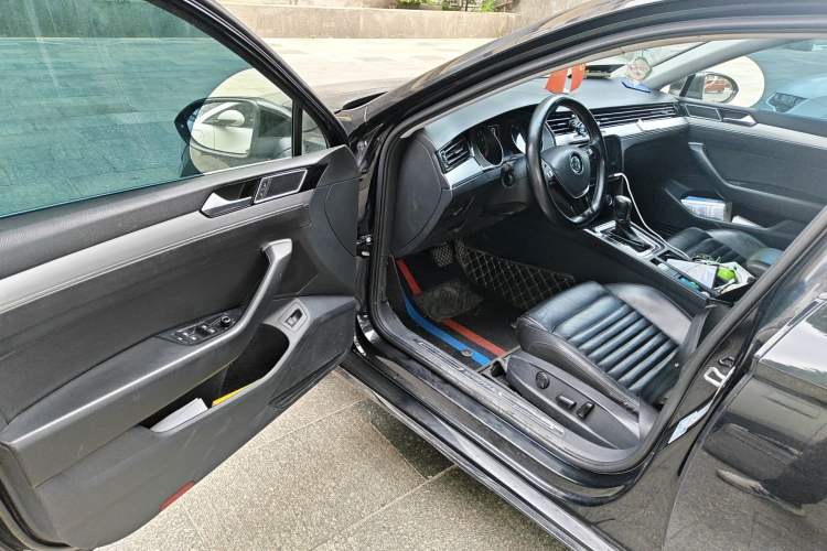 Used Volkswagen Magotan 2018 330TSI DSG Advanced Model Driver Seat
