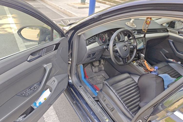 Used Volkswagen Magotan 2018 330TSI DSG Advanced Model Driver Seat