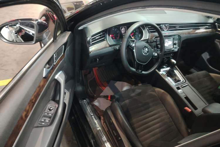 Used Volkswagen Magotan 2018 330TSI DSG Luxury Model Driver Seat