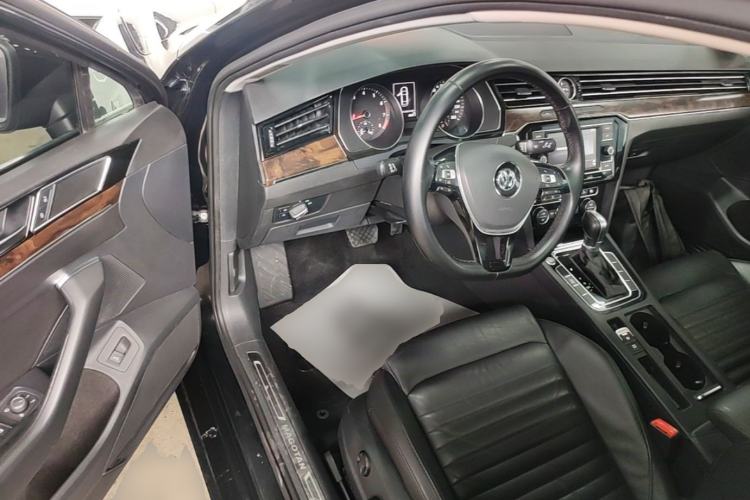 Used Volkswagen Magotan 2018 Facelift 330TSI DSG Luxury Model Driver Seat