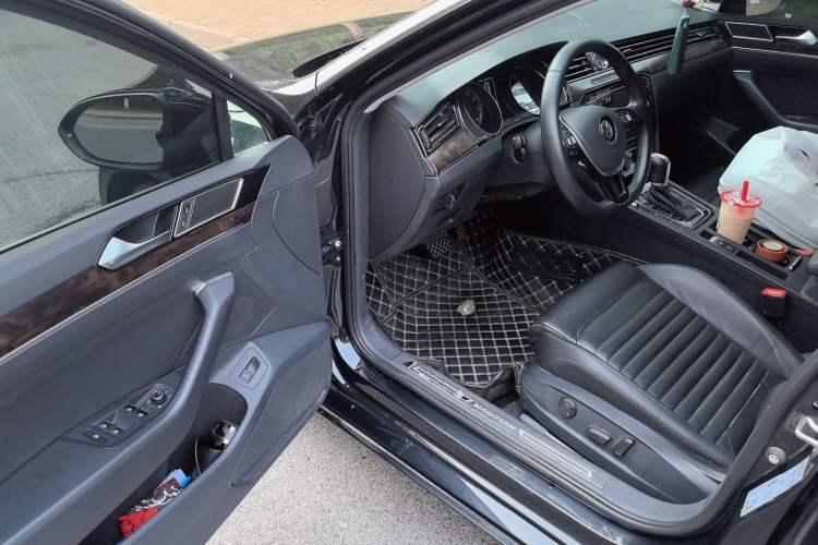 Used Volkswagen Magotan 2018 Facelift 380TSI DSG Luxury Version Driver Seat