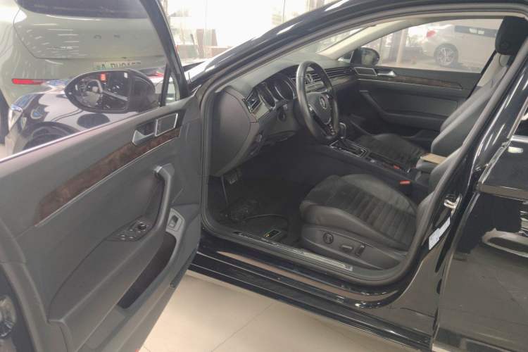 Used Volkswagen Magotan 2018 380TSI DSG Luxury Model Driver Seat