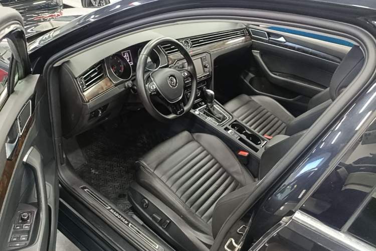 Used Volkswagen Magotan 2018 Facelift 380TSI DSG Luxury Version Driver Seat