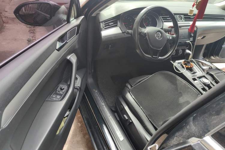 Used Volkswagen Magotan 2018 330TSI DSG Advanced Model Driver Seat