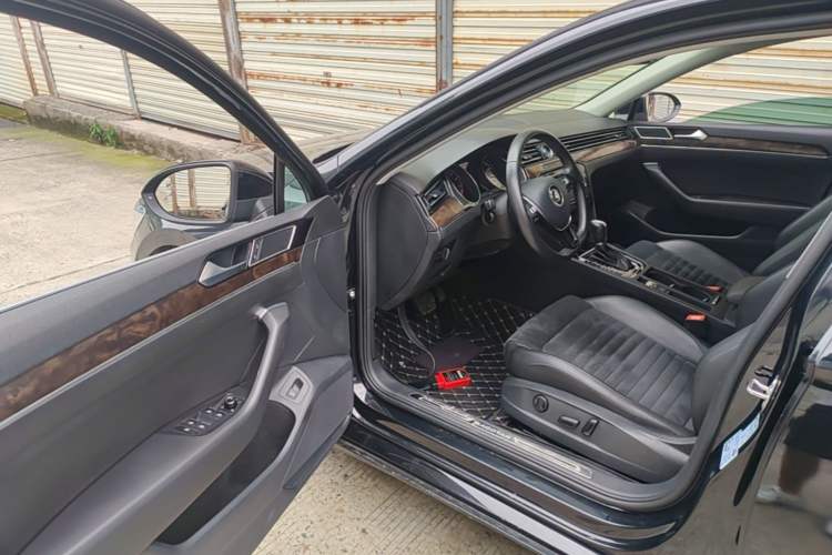 Used Volkswagen Magotan 2018 330TSI DSG Luxury Model Driver Seat