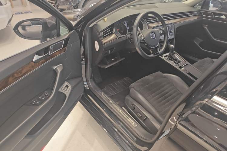 Used Volkswagen Magotan 2018 330TSI DSG Luxury Model Driver Seat