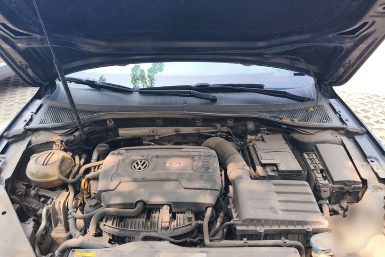Used Volkswagen Magotan 2018 330TSI DSG Advanced Model Engine Bay