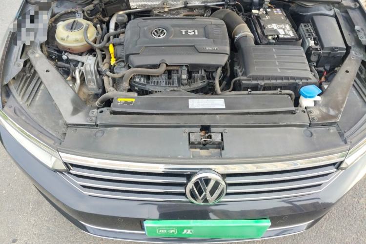 Used Volkswagen Magotan 2018 Facelift 330TSI DSG Luxury Model Engine Bay