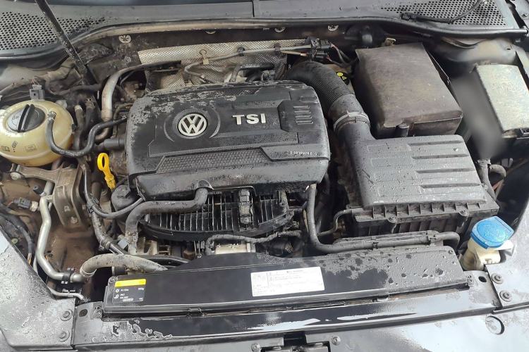 Used Volkswagen Magotan 2018 330TSI DSG Advanced Model Engine Bay