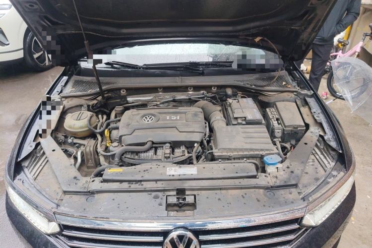 Used Volkswagen Magotan 2018 Facelift 330TSI DSG Luxury Model Engine Bay