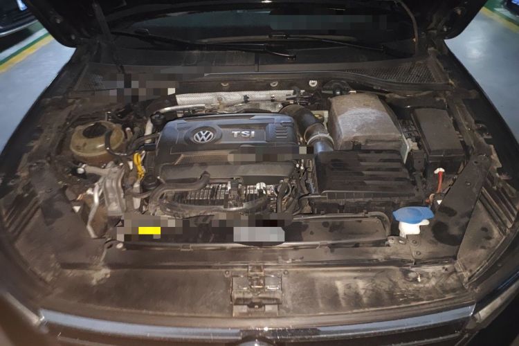 Used Volkswagen Magotan 2018 330TSI DSG Luxury Model Engine Bay