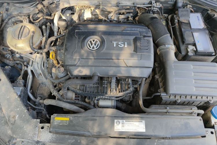 Used Volkswagen Magotan 2018 Facelift 330TSI DSG Luxury Model Engine Bay