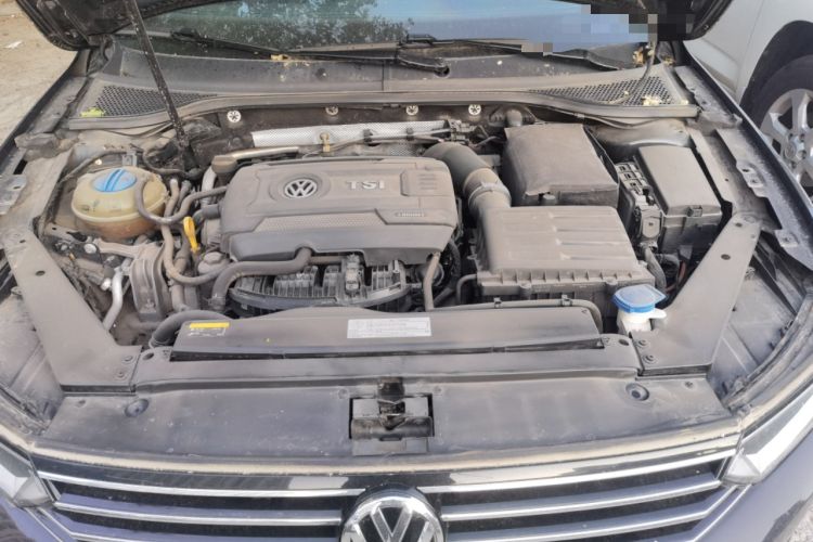 Used Volkswagen Magotan 2018 330TSI DSG Advanced Model Engine Bay