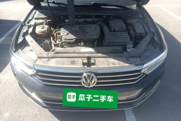 Used Volkswagen Magotan 2018 330TSI DSG Luxury Model Engine Bay