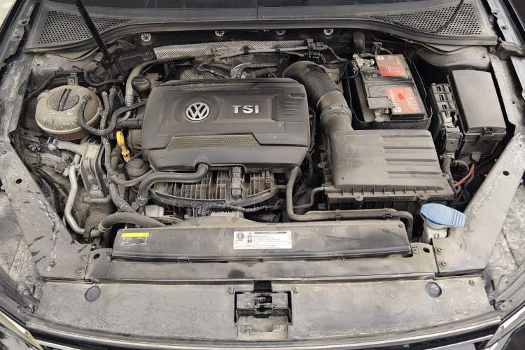 Used Volkswagen Magotan 2018 330TSI DSG Advanced Model Engine Bay