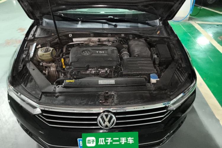 Used Volkswagen Magotan 2018 330TSI DSG Luxury Model Engine Bay