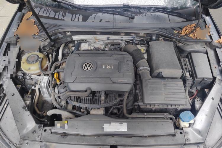 Used Volkswagen Magotan 2018 330TSI DSG Luxury Model Engine Bay
