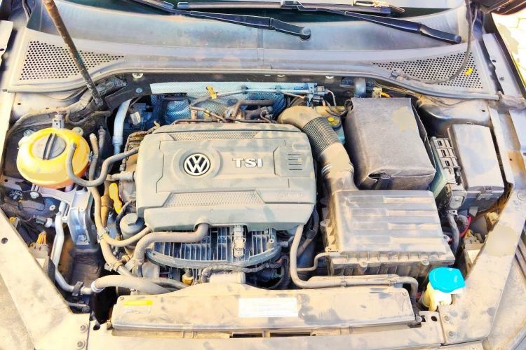 Used Volkswagen Magotan 2018 330TSI DSG Luxury Model Engine Bay