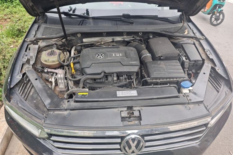 Used Volkswagen Magotan 2018 Facelift 330TSI DSG Luxury Model Engine Bay