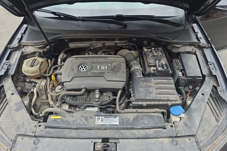 Used Volkswagen Magotan 2018 Facelift 330TSI DSG Luxury Model Engine Bay