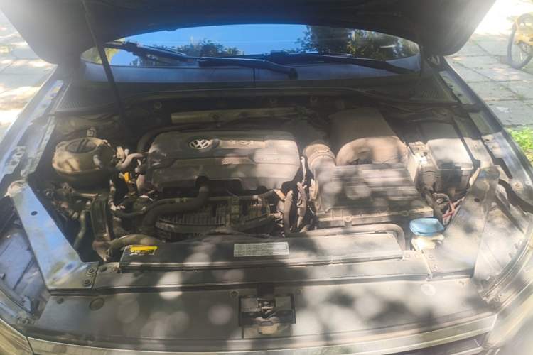 Used Volkswagen Magotan 2018 330TSI DSG Advanced Model Engine Bay