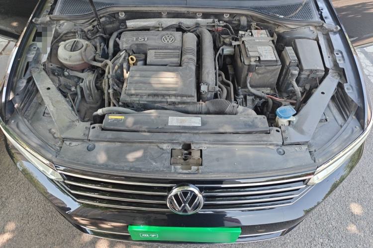 Used Volkswagen Magotan 2018 280TSI DSG Leading Model Engine Bay