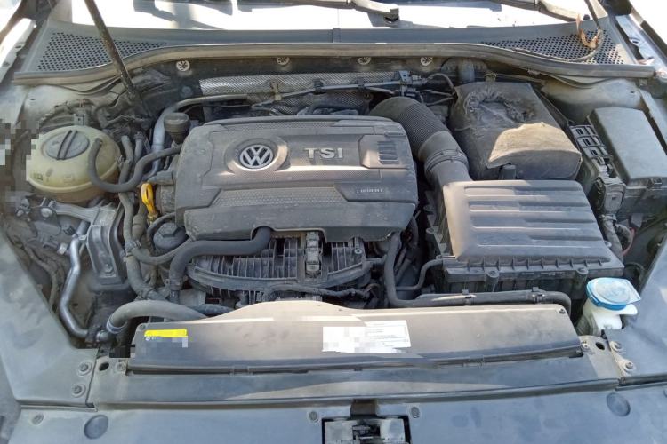 Used Volkswagen Magotan 2018 330TSI DSG Advanced Model Engine Bay