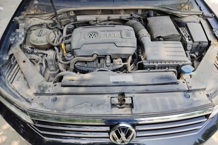 Used Volkswagen Magotan 2018 330TSI DSG Luxury Model Engine Bay
