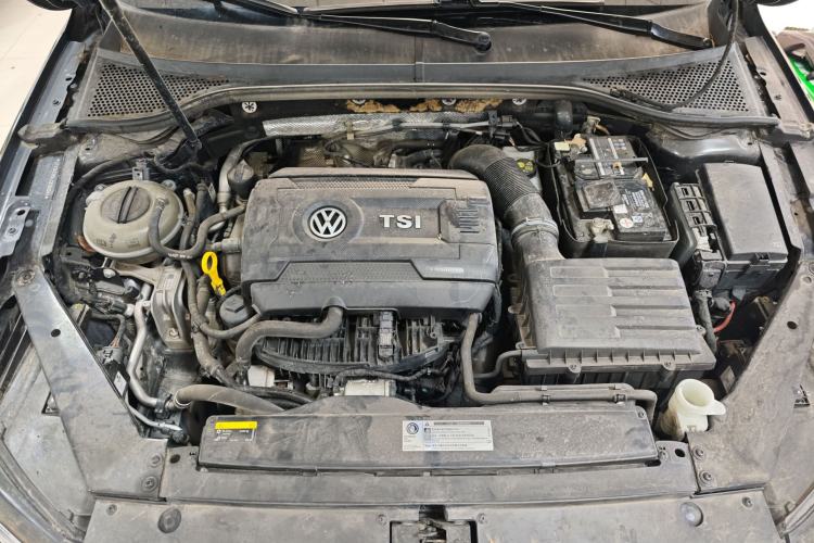 Used Volkswagen Magotan 2018 330TSI DSG Luxury Model Engine Bay