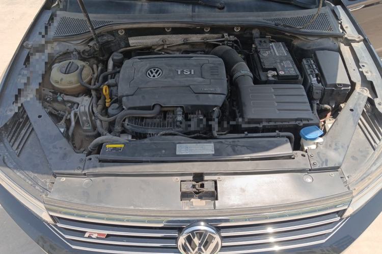 Used Volkswagen Magotan 2018 Facelift 330TSI DSG Luxury Model Engine Bay