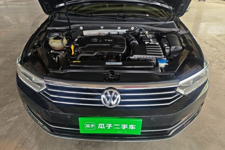 Used Volkswagen Magotan 2018 Facelift 330TSI DSG Luxury Model Engine Bay