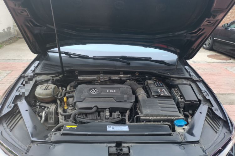 Used Volkswagen Magotan 2018 Facelift 330TSI DSG Luxury Model Engine Bay