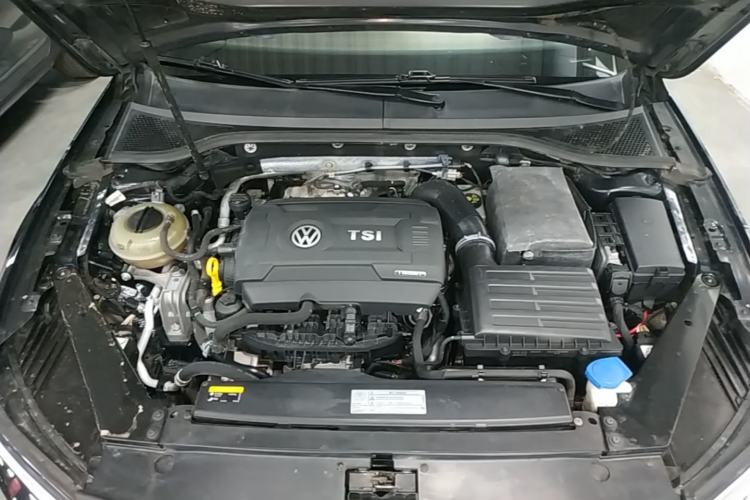 Used Volkswagen Magotan 2018 380TSI DSG Luxury Model Engine Bay