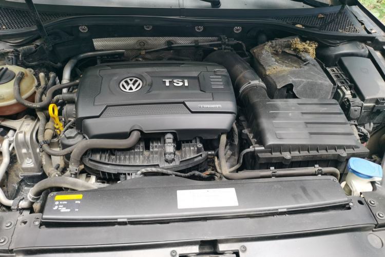 Used Volkswagen Magotan 2018 330TSI DSG Advanced Model Engine Bay