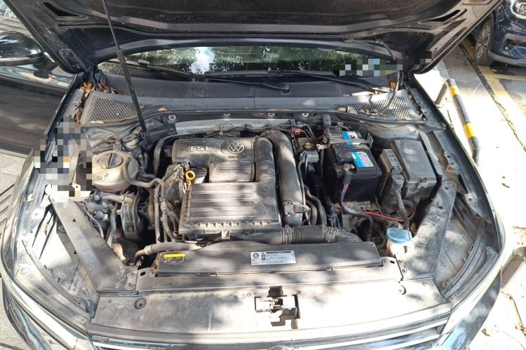 Used Volkswagen Magotan 2018 280TSI DSG Comfort Model Engine Bay
